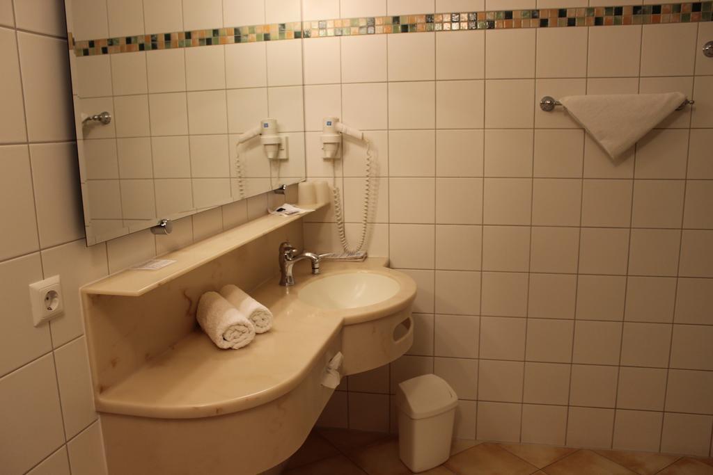 Genussgasthof & Hotel Beim Krutzler Heiligenbrunn Bilik gambar